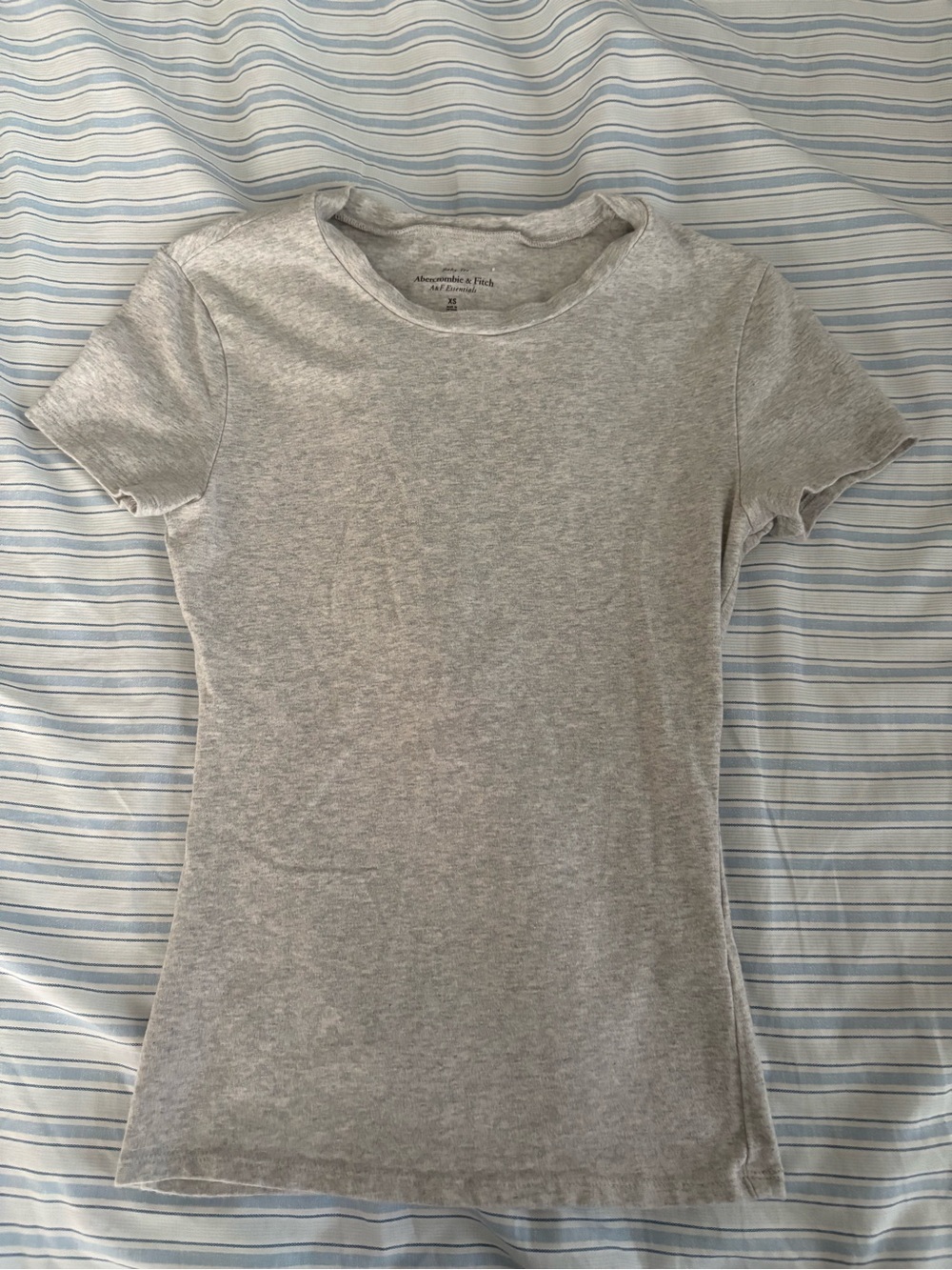 Abercrombie & Fitch Light Heather Gray Short Sleeve Crew Tee